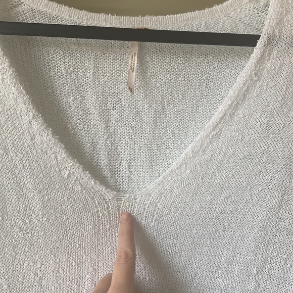 FREE PEOPLE white short sleeve sweater (XS) ✨ - Picture 5 of 8